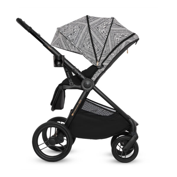 2cfb9cf3-ca9d-4552-86cb-ff4d7035c838 Poussette polyvalente NEA 2 - Lunar Black