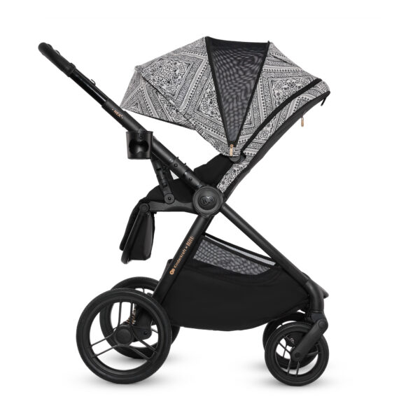 2f5837f5-40fb-4796-b8a2-02a46e7e58a1 Poussette polyvalente NEA 2 - Lunar Black