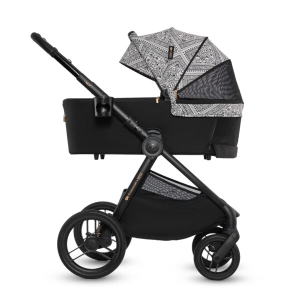 842c183a-5c09-43b7-8f2c-a1f1a17b3731 Poussette polyvalente NEA 2 - Lunar Black